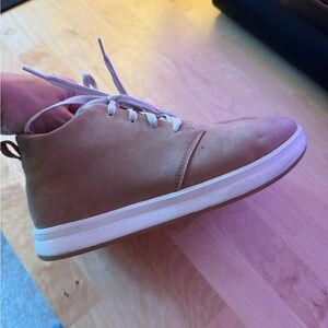 OluKai Wao boot - women’s 8.5; EUR 38.5
